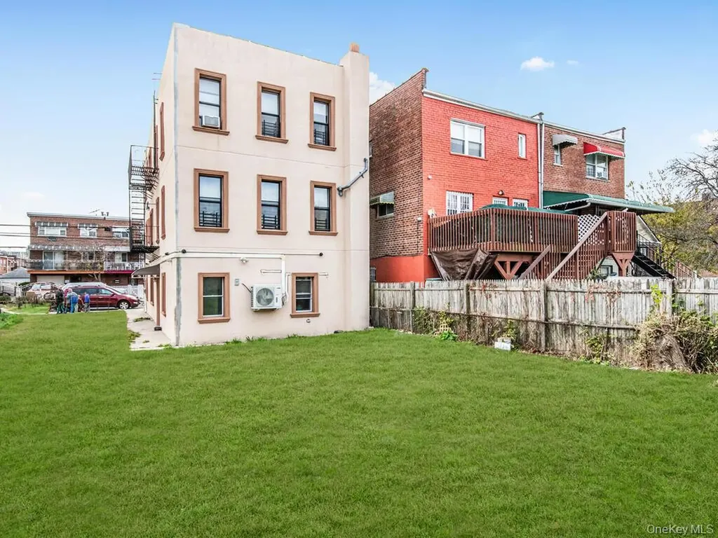 965 E 226th Street Bronx NY 10466