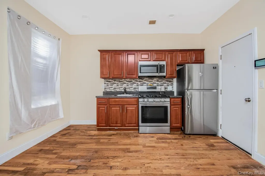 965 E 226th Street Bronx NY 10466