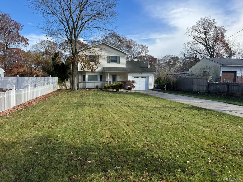 41 Broadway Shirley NY 11967