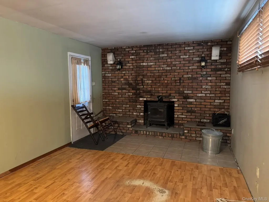 41 Broadway Shirley NY 11967