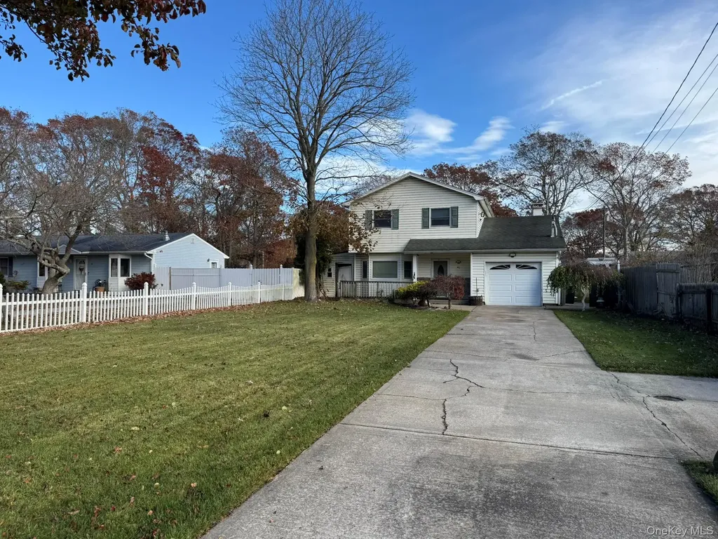 41 Broadway Shirley NY 11967