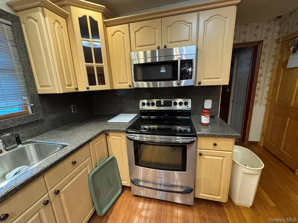 41 Broadway Shirley NY 11967