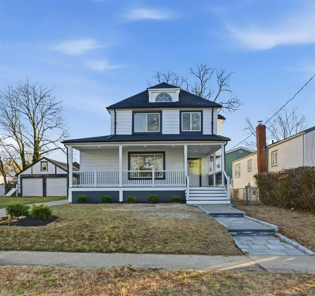 135 Whaley Street Freeport NY 11520