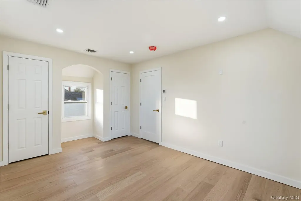 135 Whaley Street Freeport NY 11520