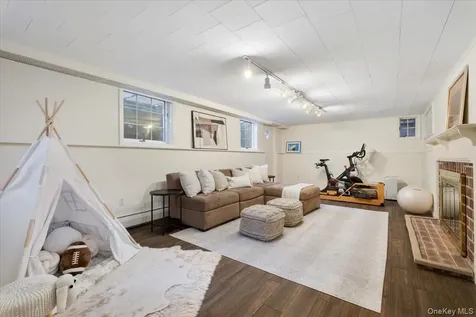 43 Tompkins Road Scarsdale NY 10583