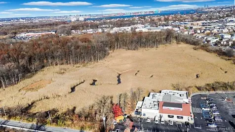 1105 Goethals Road N Staten Island NY 10303