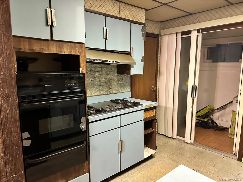 2902 Baisley Avenue Bronx NY 10461