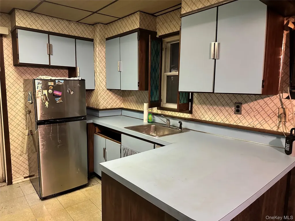 2902 Baisley Avenue Bronx NY 10461