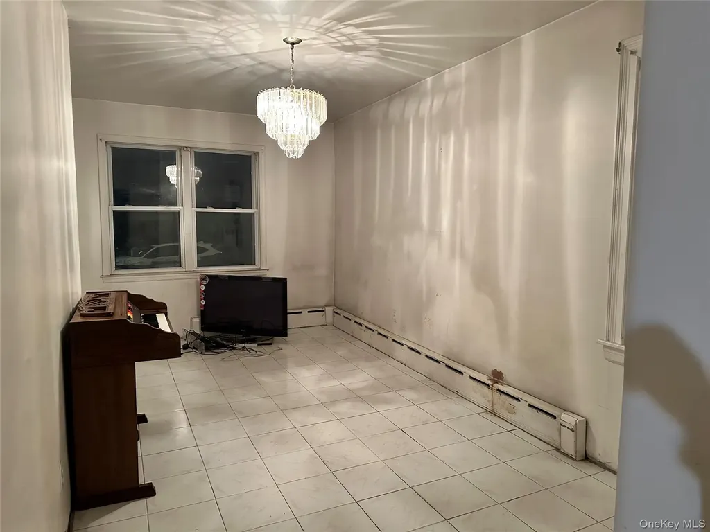 2902 Baisley Avenue Bronx NY 10461