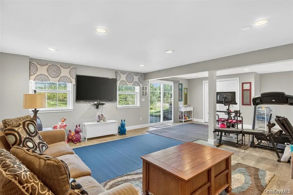 2 Harcourt Cosman Drive Newburgh NY 12550