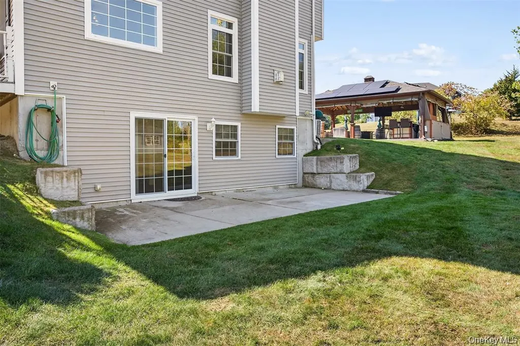 2 Harcourt Cosman Drive Newburgh NY 12550