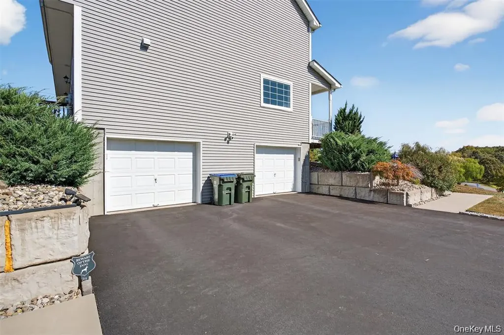 2 Harcourt Cosman Drive Newburgh NY 12550