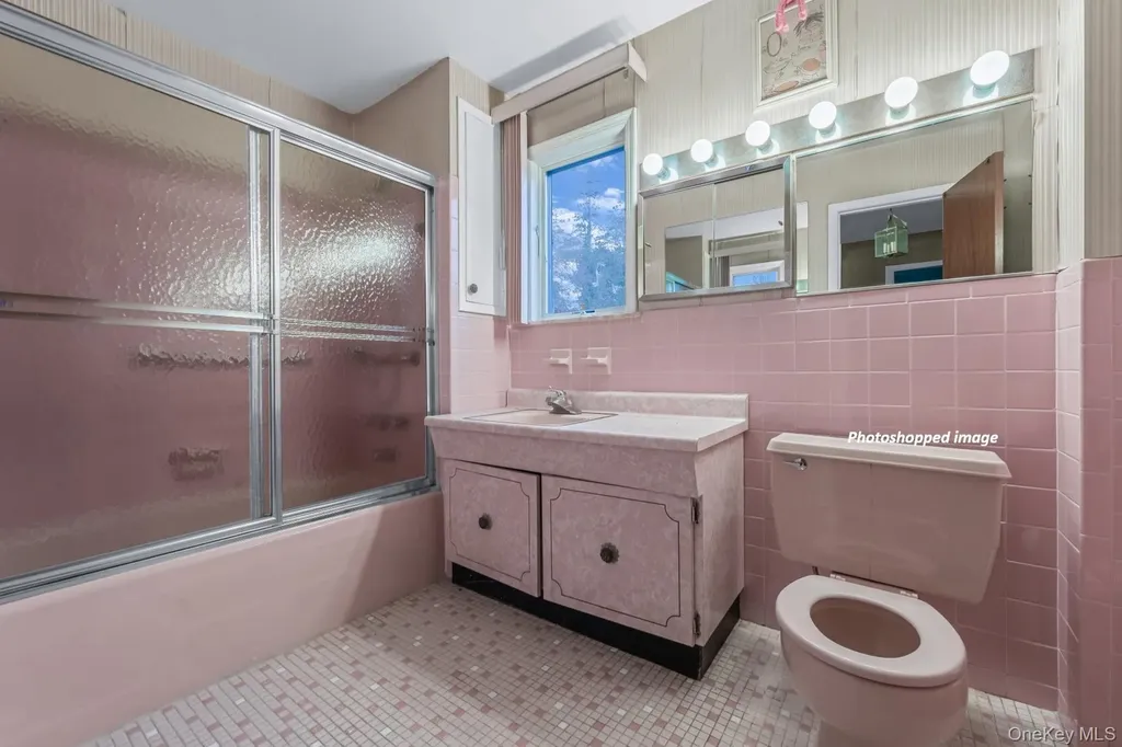 331 Richmond Road Douglaston NY 11363
