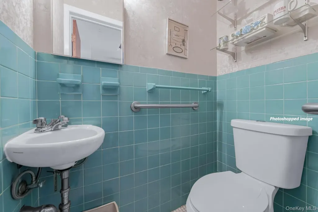 331 Richmond Road Douglaston NY 11363