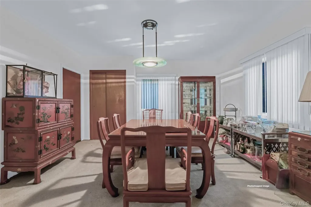 331 Richmond Road Douglaston NY 11363