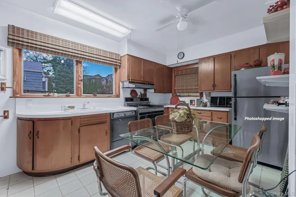 331 Richmond Road Douglaston NY 11363