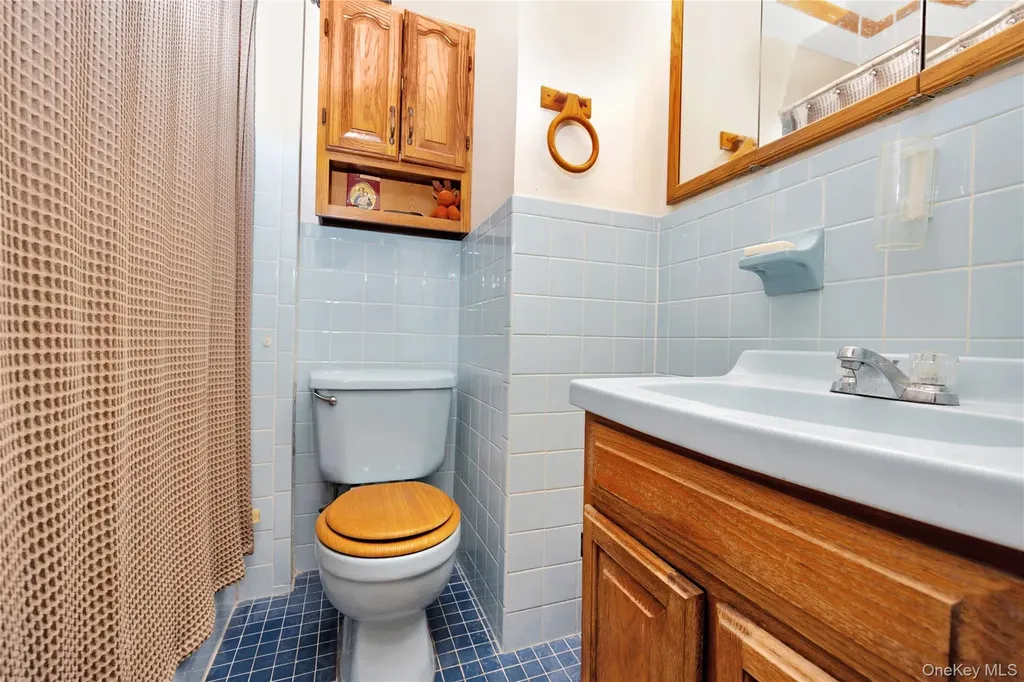 6451 59th Avenue Maspeth NY 11378