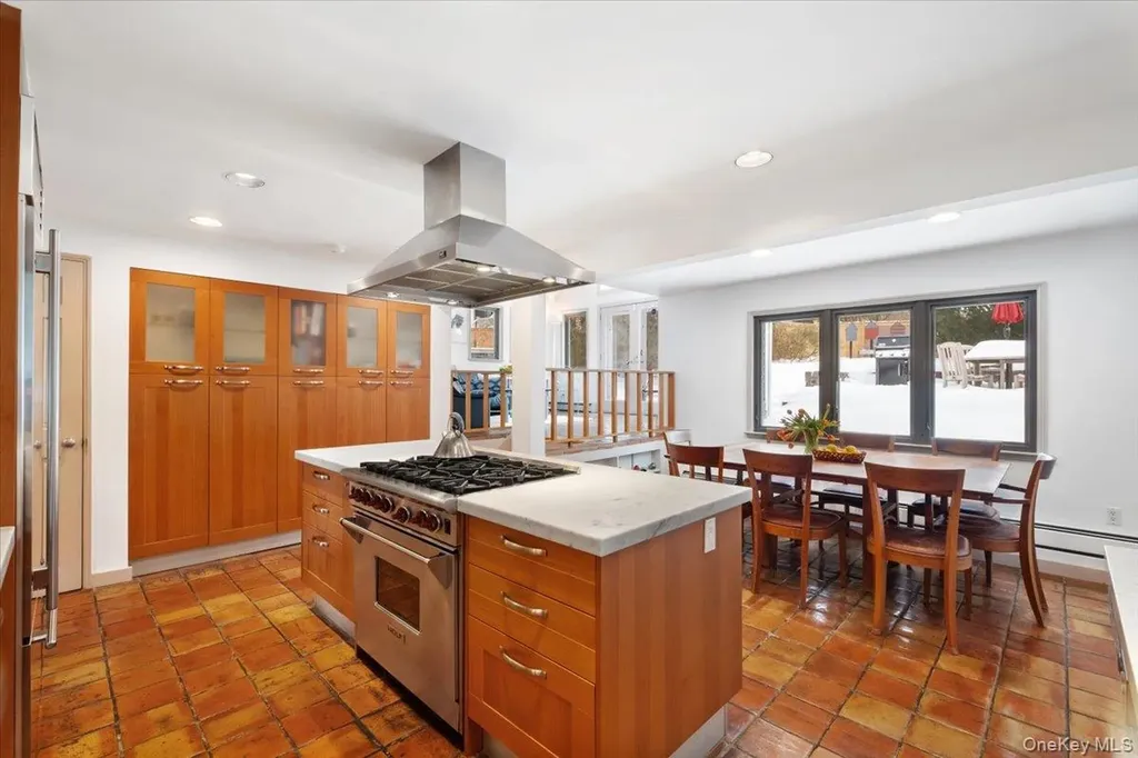 36 Stoneyside Drive Larchmont NY 10538