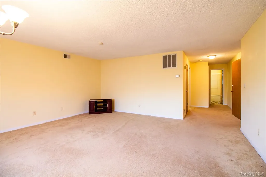 38 Chester Lane Nanuet NY 10954