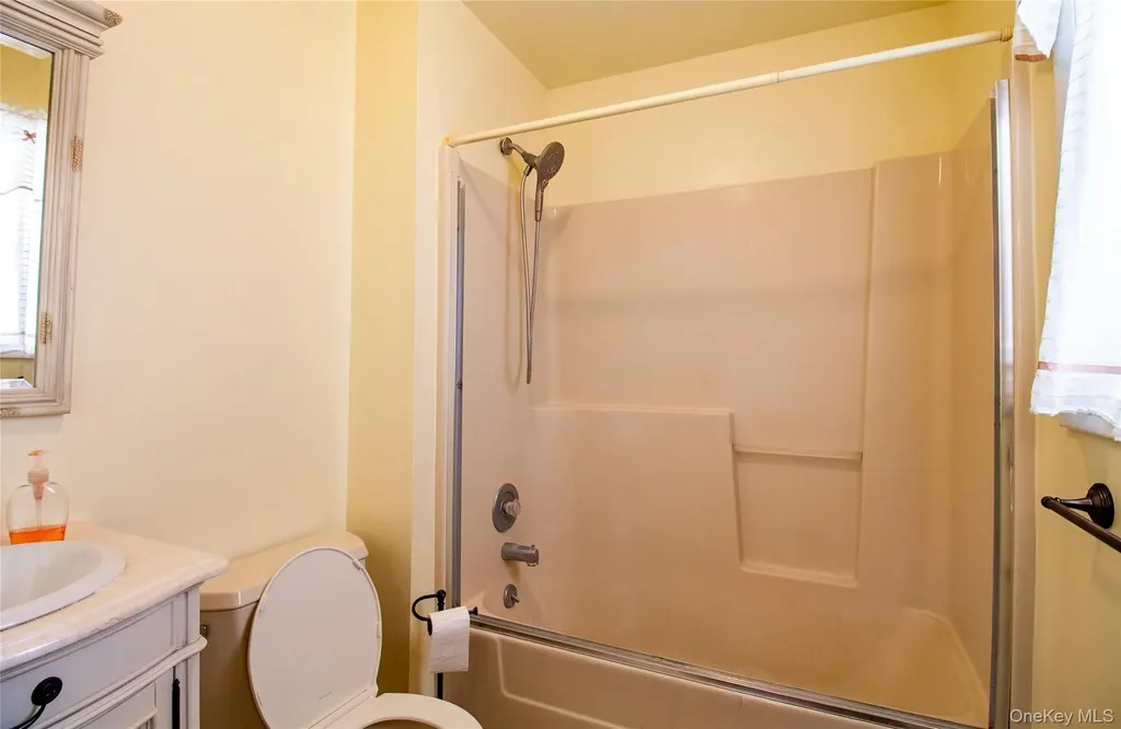 38 Chester Lane Nanuet NY 10954