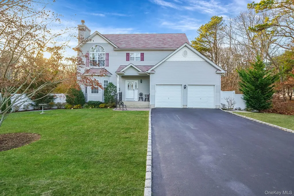 194 Oxhead Road Centereach NY 11720