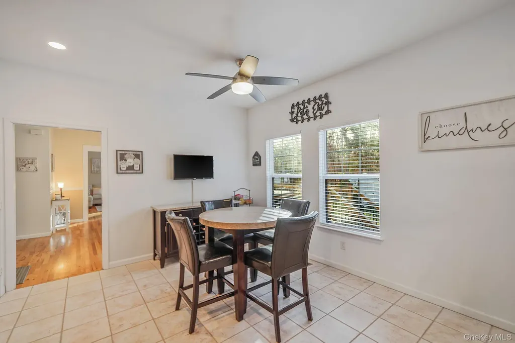 194 Oxhead Road Centereach NY 11720