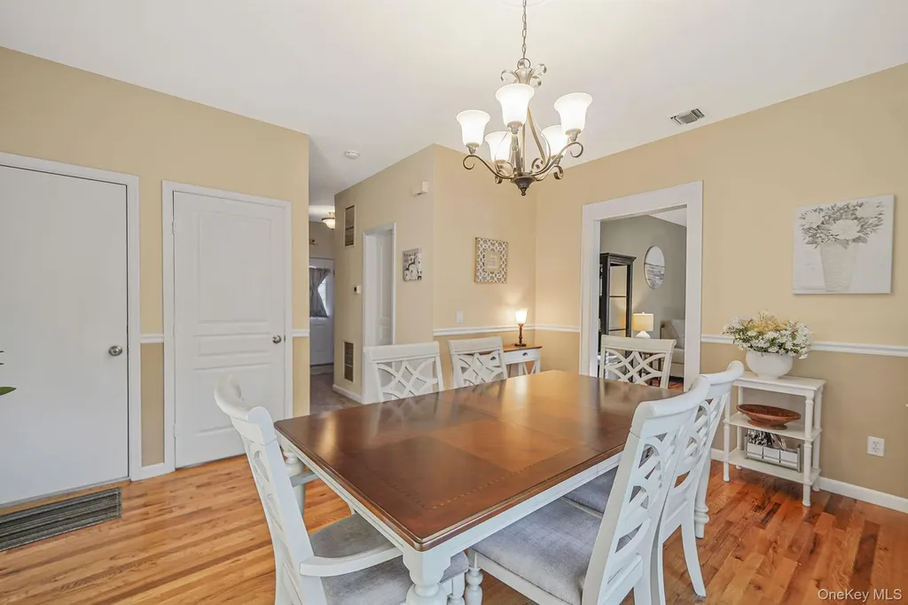 194 Oxhead Road Centereach NY 11720