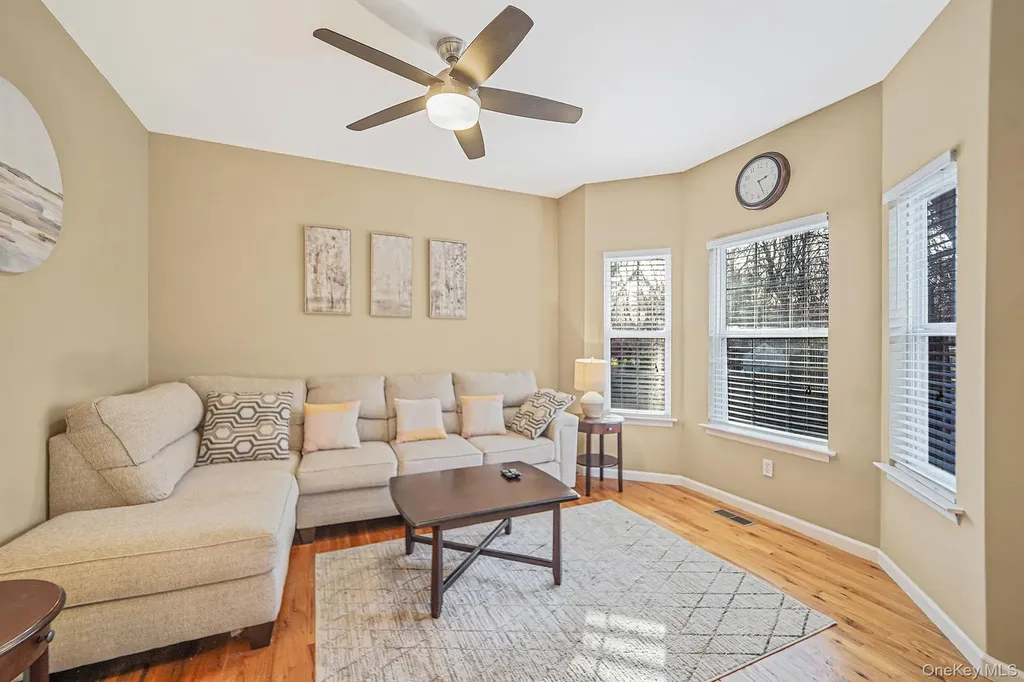 194 Oxhead Road Centereach NY 11720