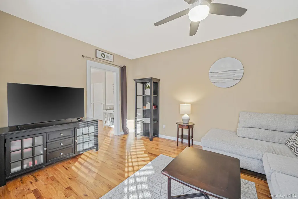 194 Oxhead Road Centereach NY 11720