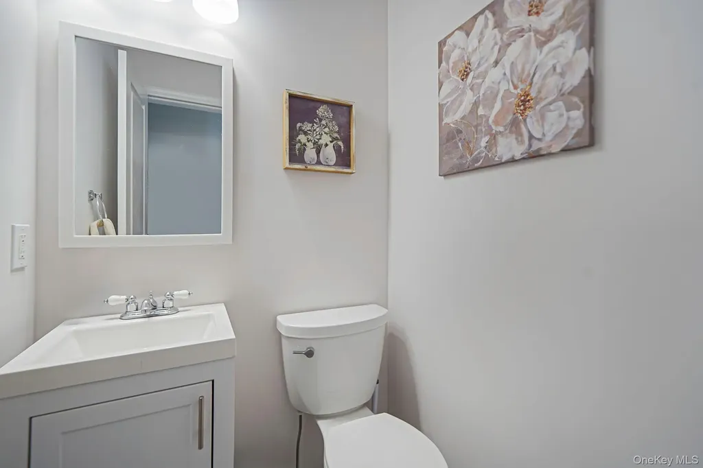 194 Oxhead Road Centereach NY 11720