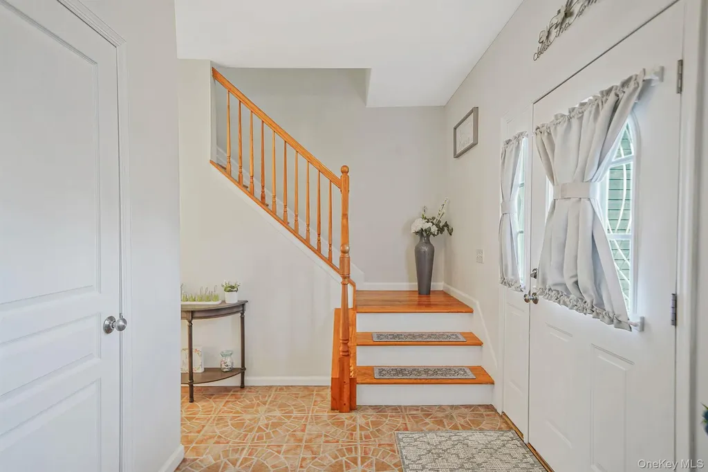 194 Oxhead Road Centereach NY 11720