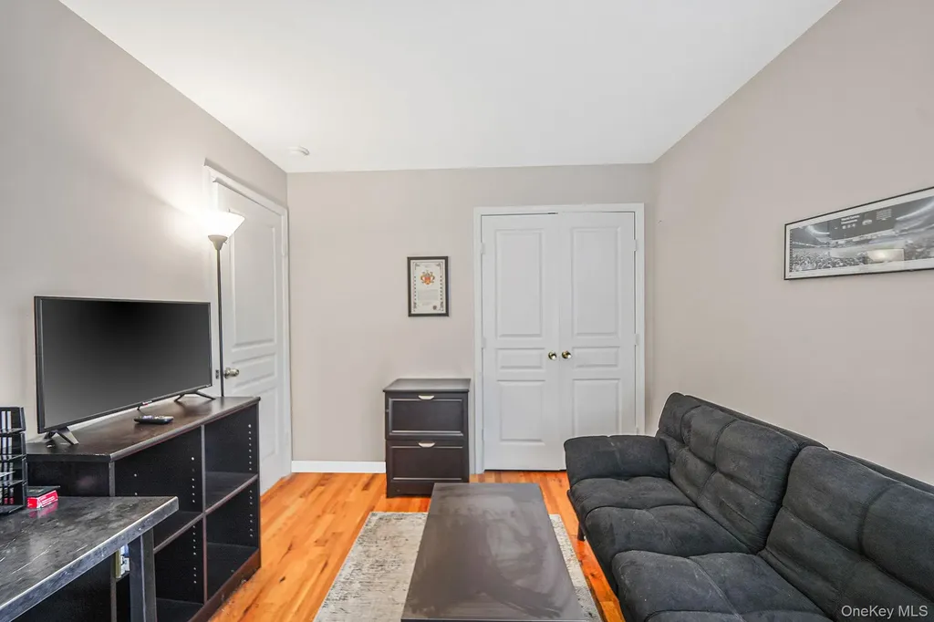 194 Oxhead Road Centereach NY 11720