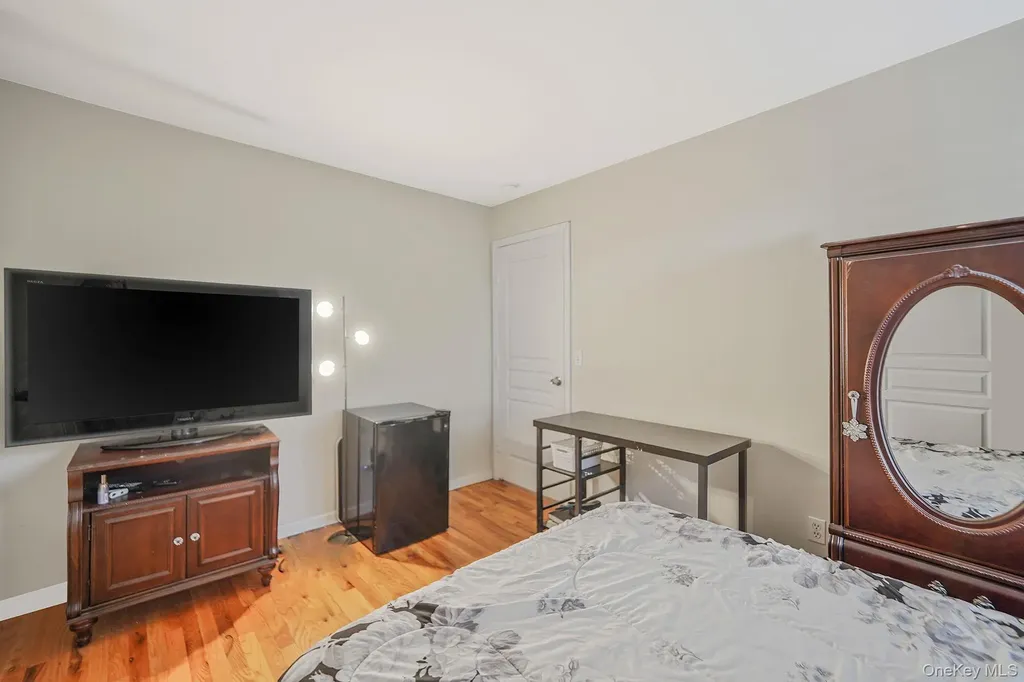 194 Oxhead Road Centereach NY 11720