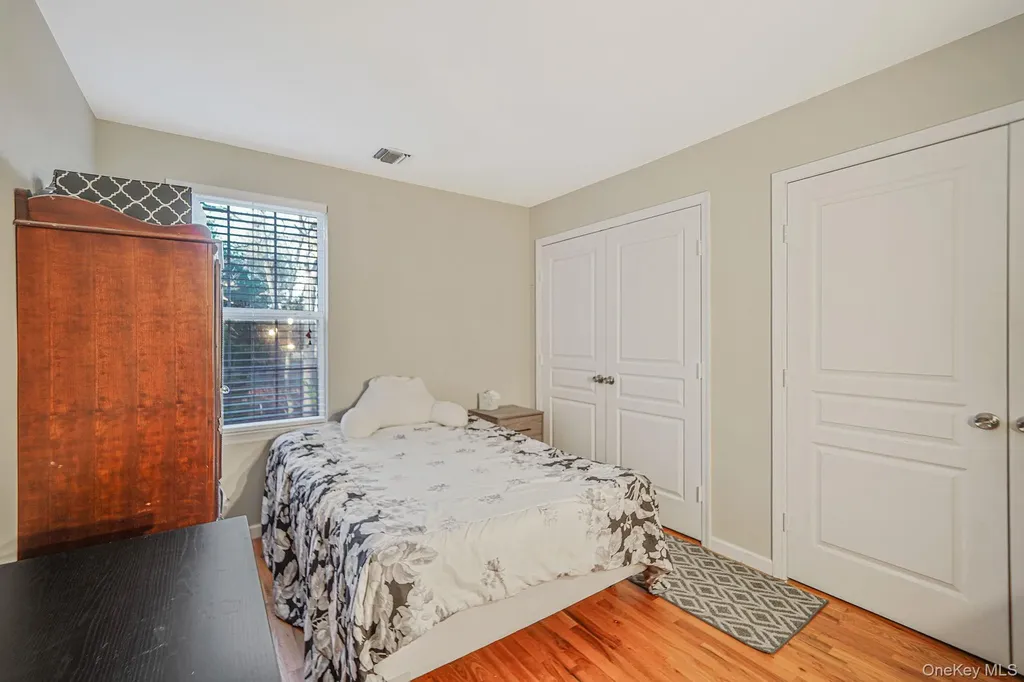 194 Oxhead Road Centereach NY 11720