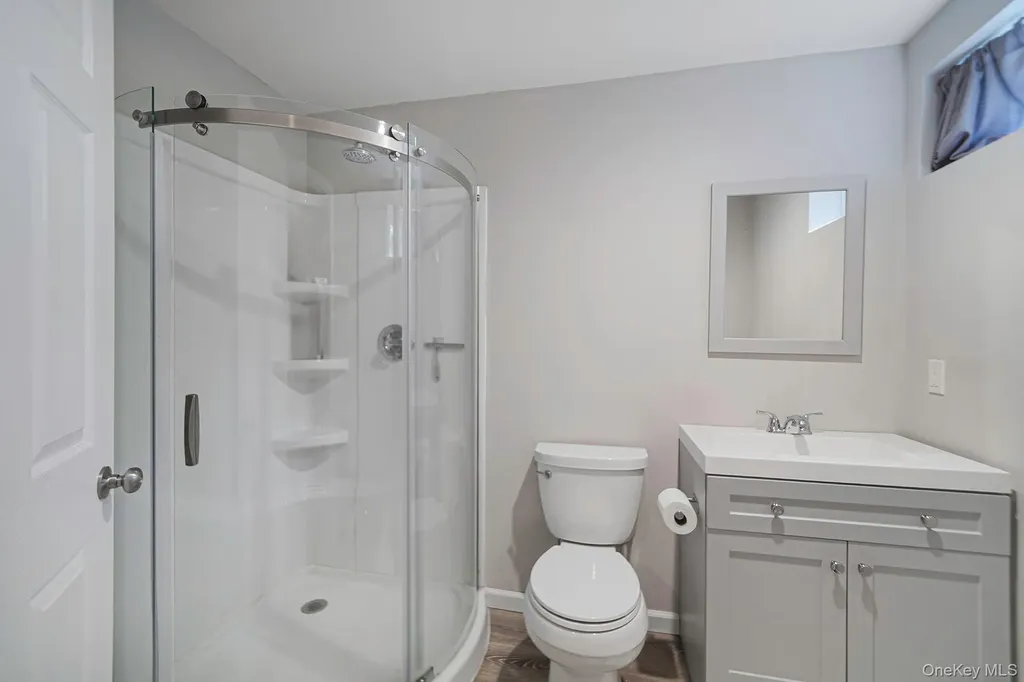 194 Oxhead Road Centereach NY 11720