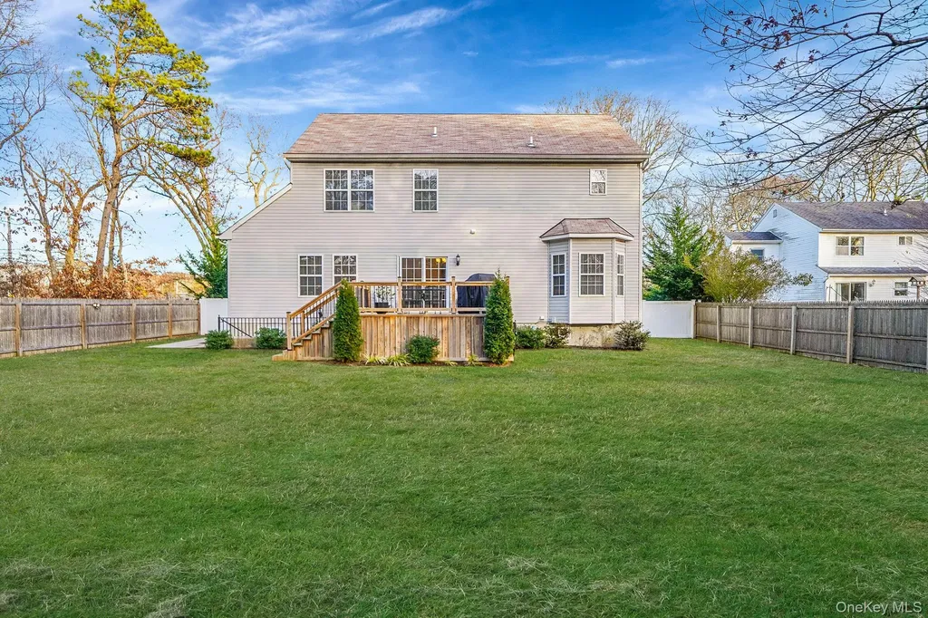 194 Oxhead Road Centereach NY 11720