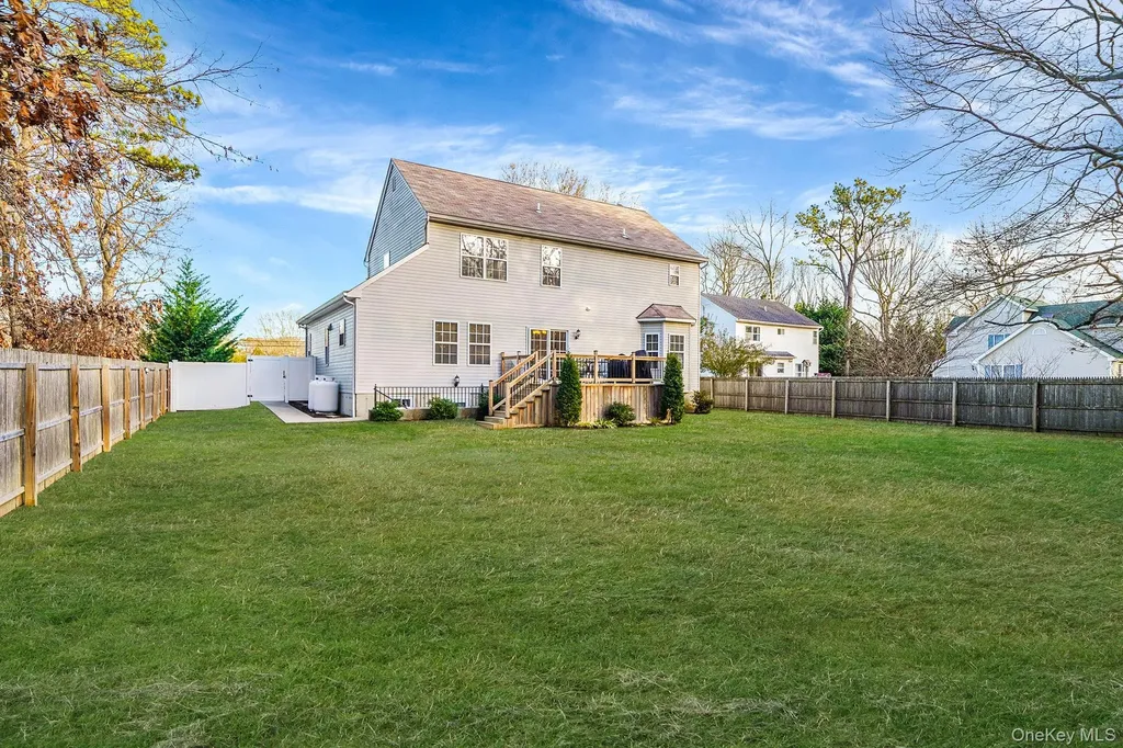 194 Oxhead Road Centereach NY 11720