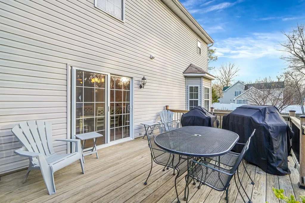 194 Oxhead Road Centereach NY 11720