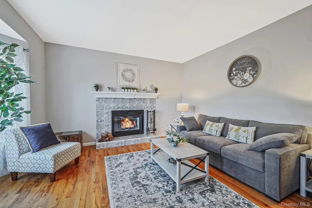 194 Oxhead Road Centereach NY 11720