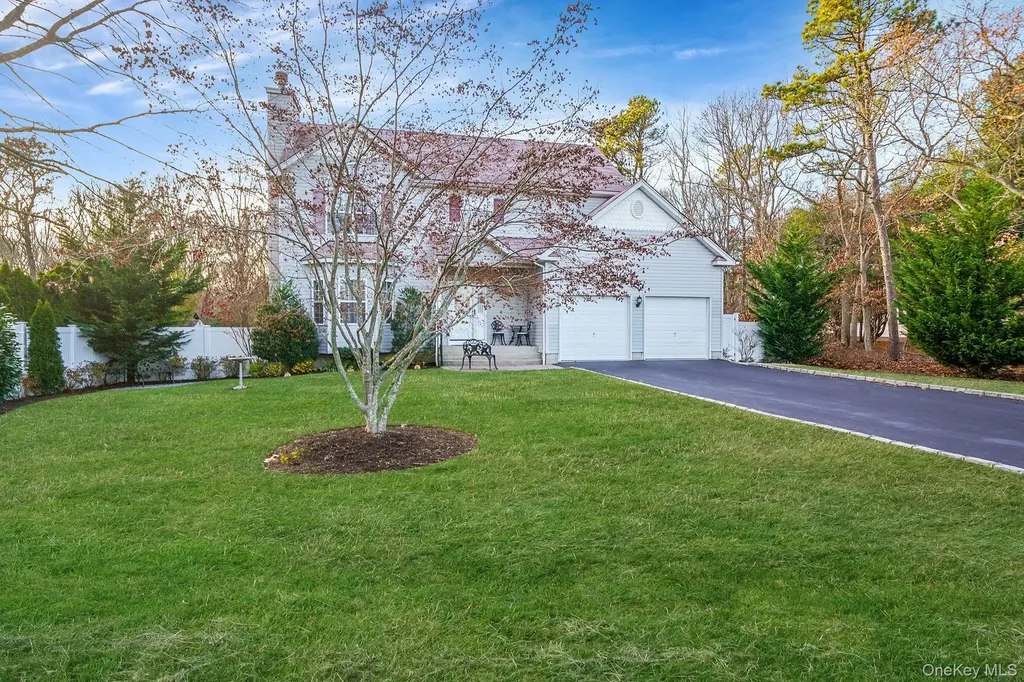 194 Oxhead Road Centereach NY 11720