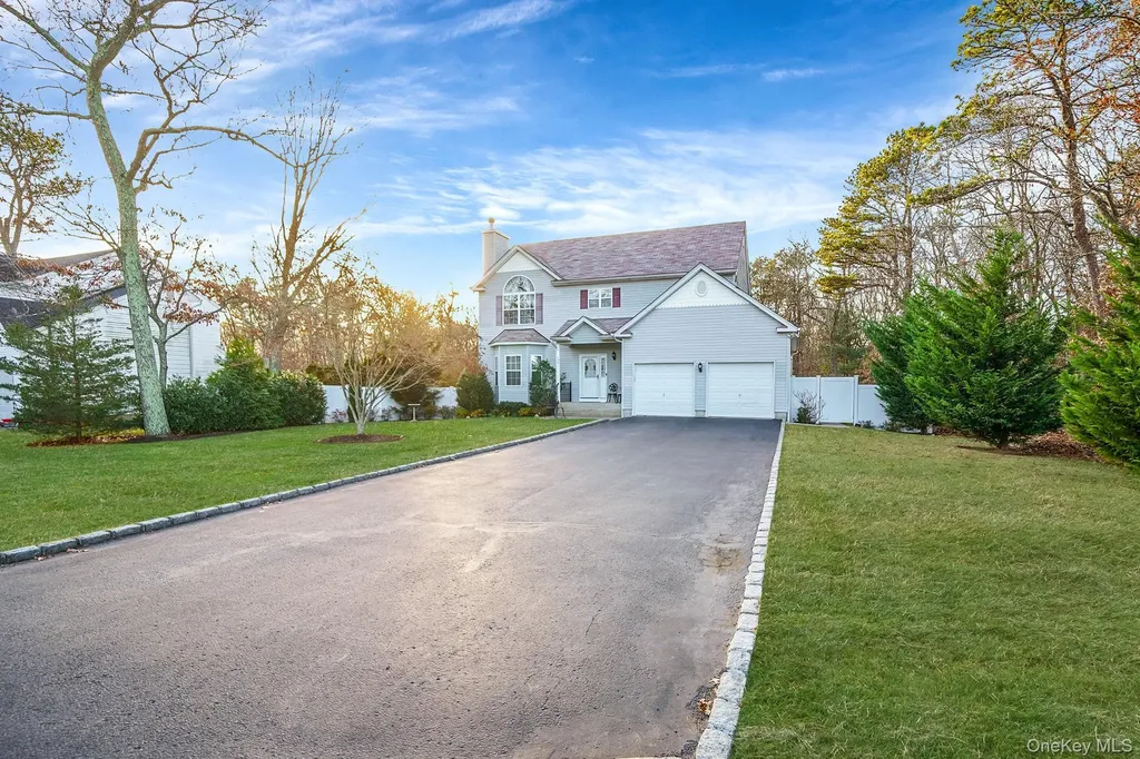 194 Oxhead Road Centereach NY 11720