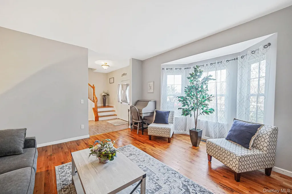194 Oxhead Road Centereach NY 11720