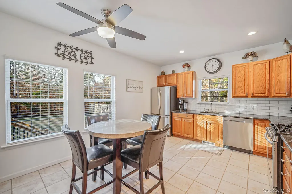 194 Oxhead Road Centereach NY 11720