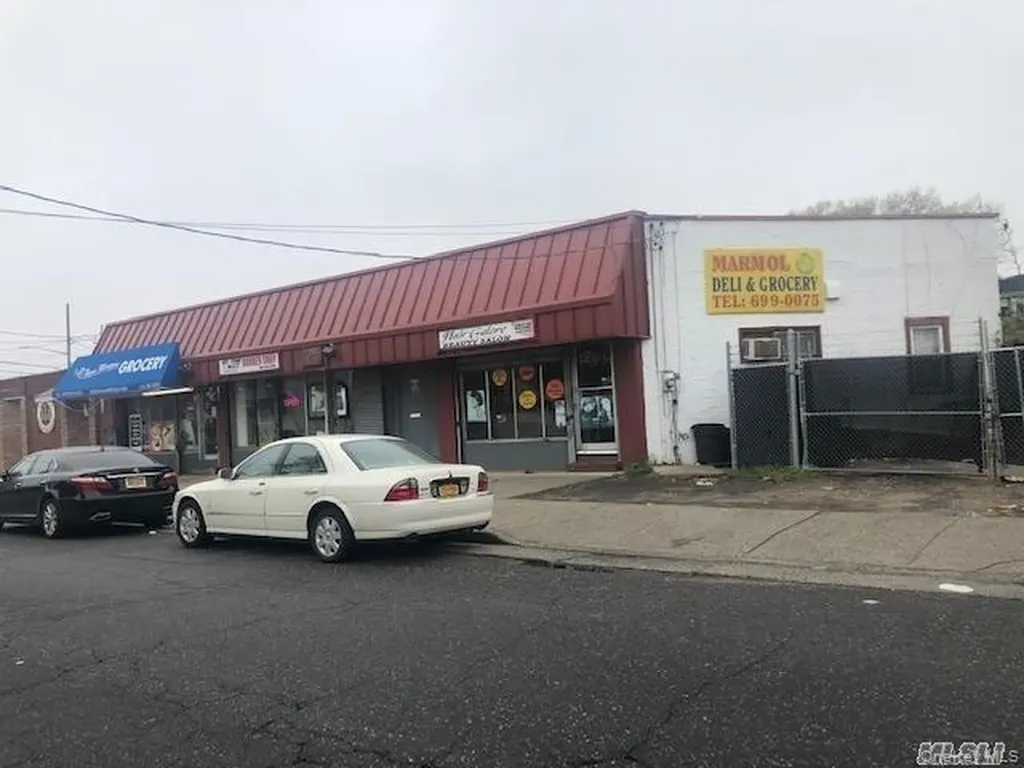 105 Westbury Boulevard Hempstead NY 11550