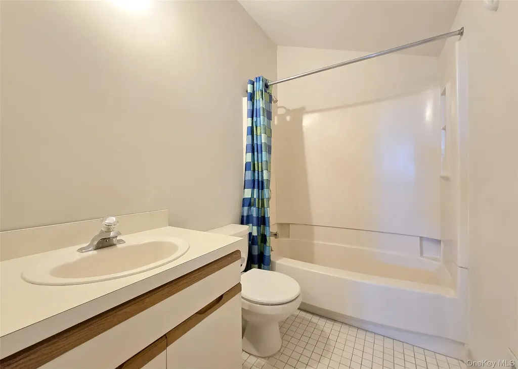 47 Anchor Street Freeport NY 11520