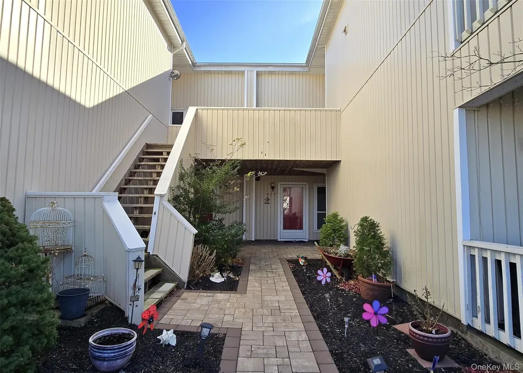 47 Anchor Street Freeport NY 11520