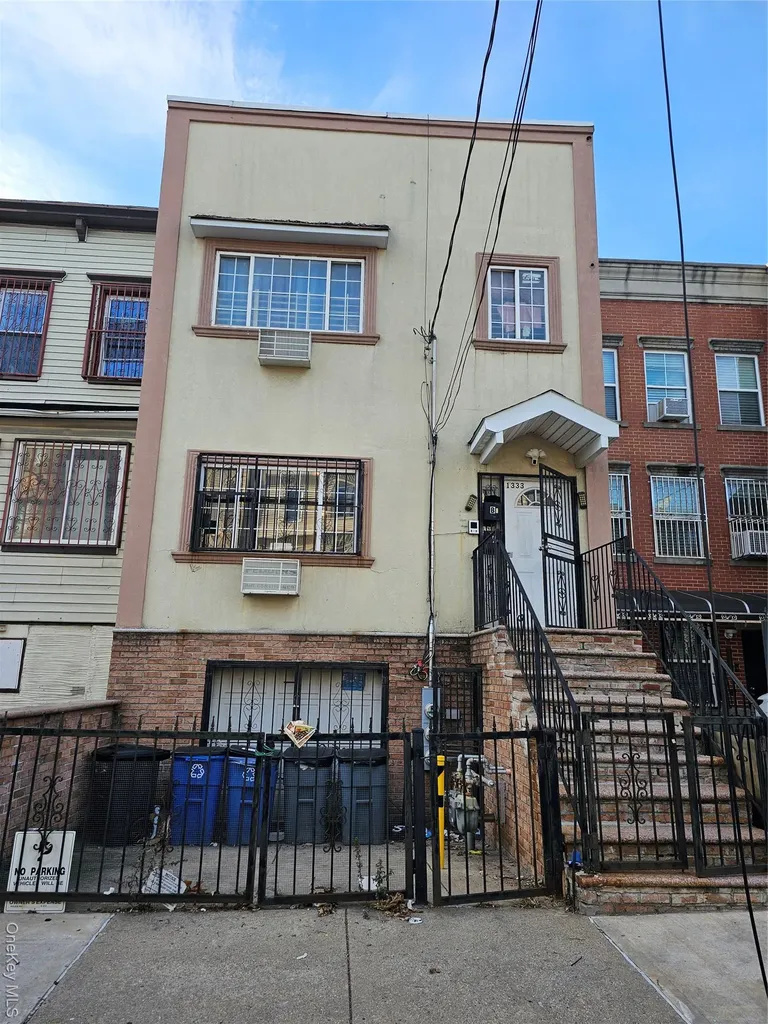 1333 Chisholm Street Bronx NY 10459
