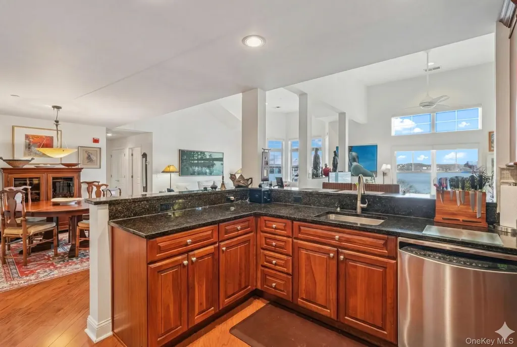 1414 Round Pointe Drive Haverstraw NY 10927