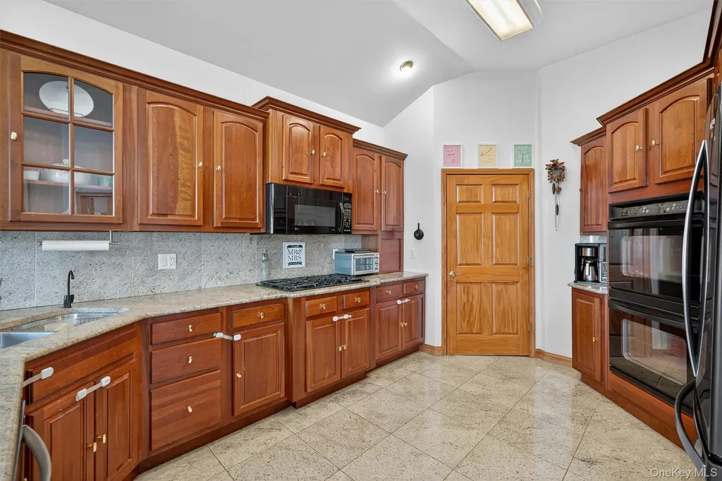 30 Heather Court Middletown NY 10941