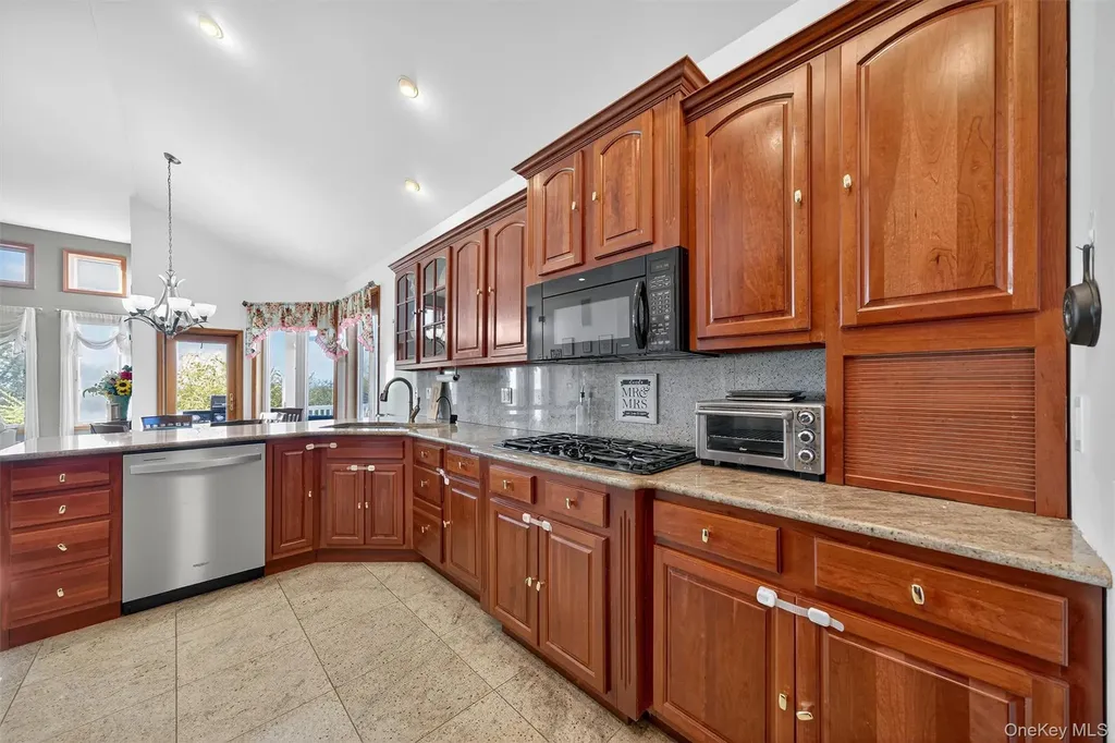 30 Heather Court Middletown NY 10941